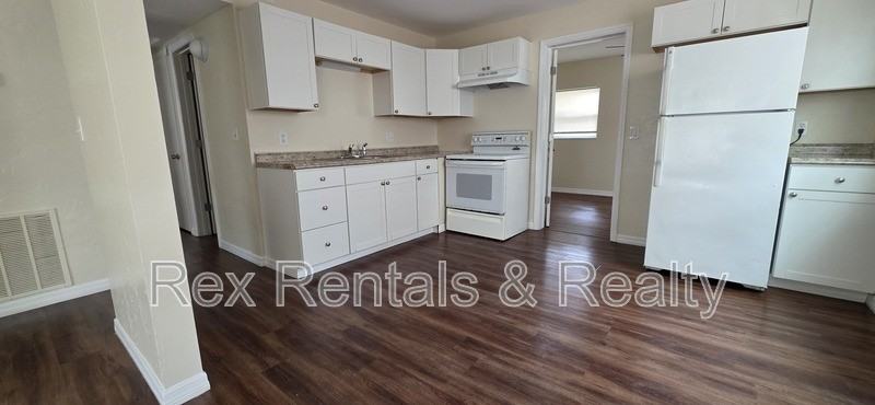 4722 12th Ave S - Photo 5 of 13