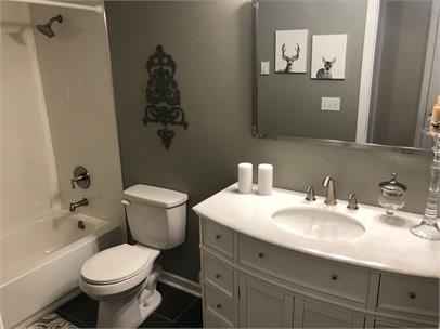 29 E 6th Ave #202 - Photo 3 of 4