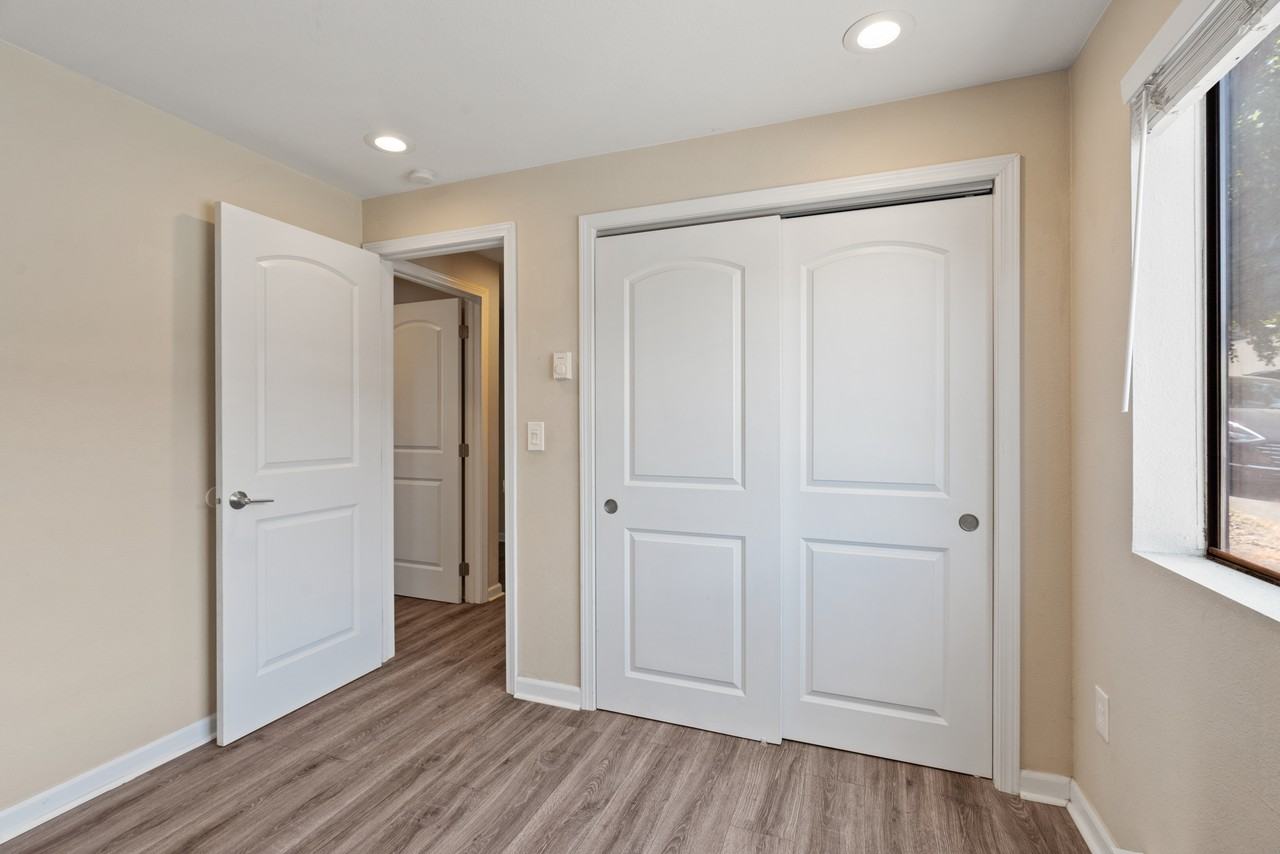 29 E 6th Ave #202 - Photo 4 of 4