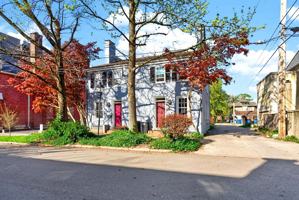 featured image of 117 Clay St #117