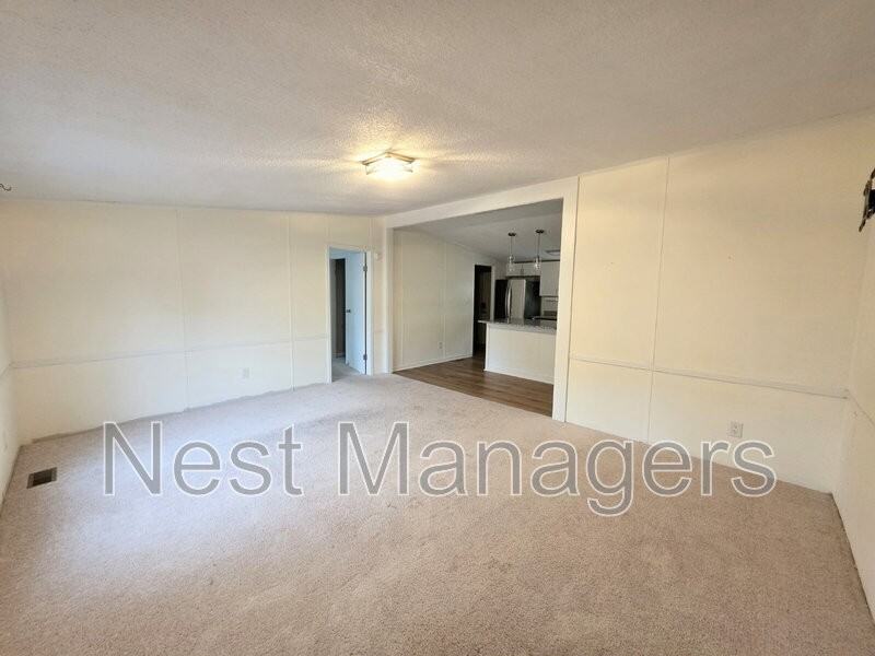 54 Tryon Ct W - Photo 2 of 19