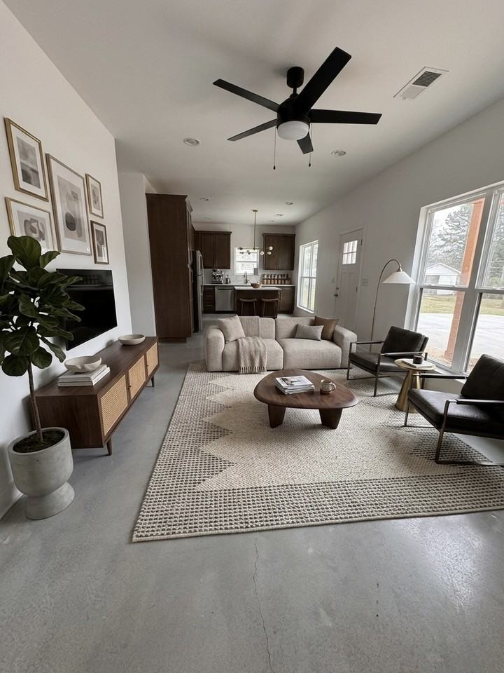 296 Whitaker Dr #1 - Photo 4 of 8