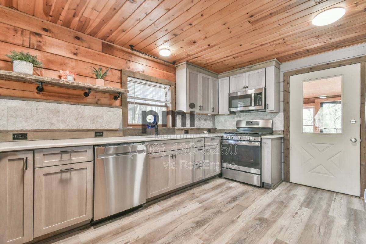 230 Silver Maple Ln - Photo 2 of 10