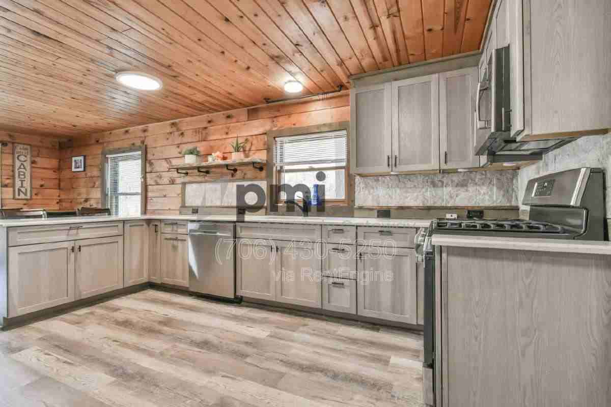 230 Silver Maple Ln - Photo 3 of 10