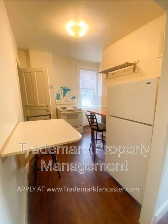 517 W James St #3 - Photo 3 of 8