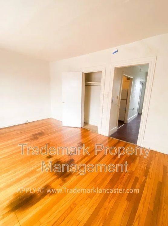 517 W James St #3 - Photo 4 of 8