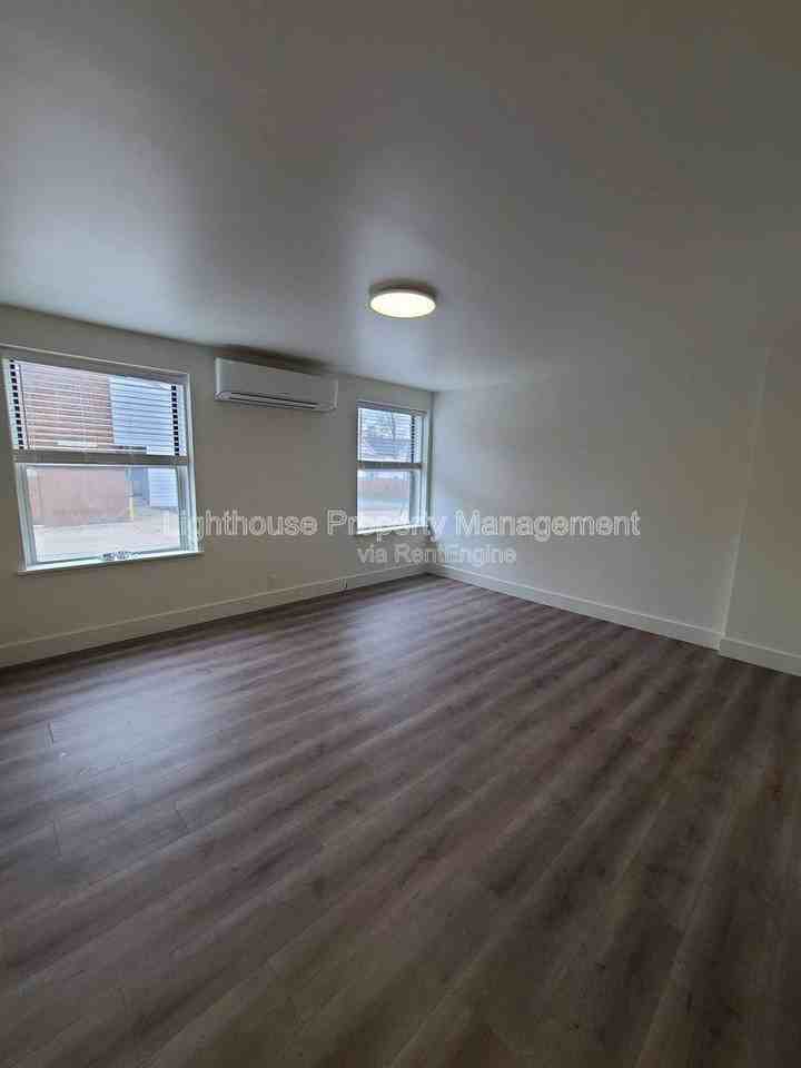 917 Pearl St #15 - Photo 3 of 10