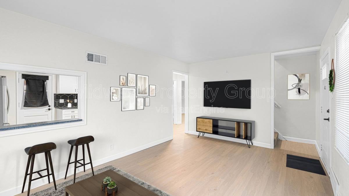 9820 Iveland Dr - Photo 4 of 10