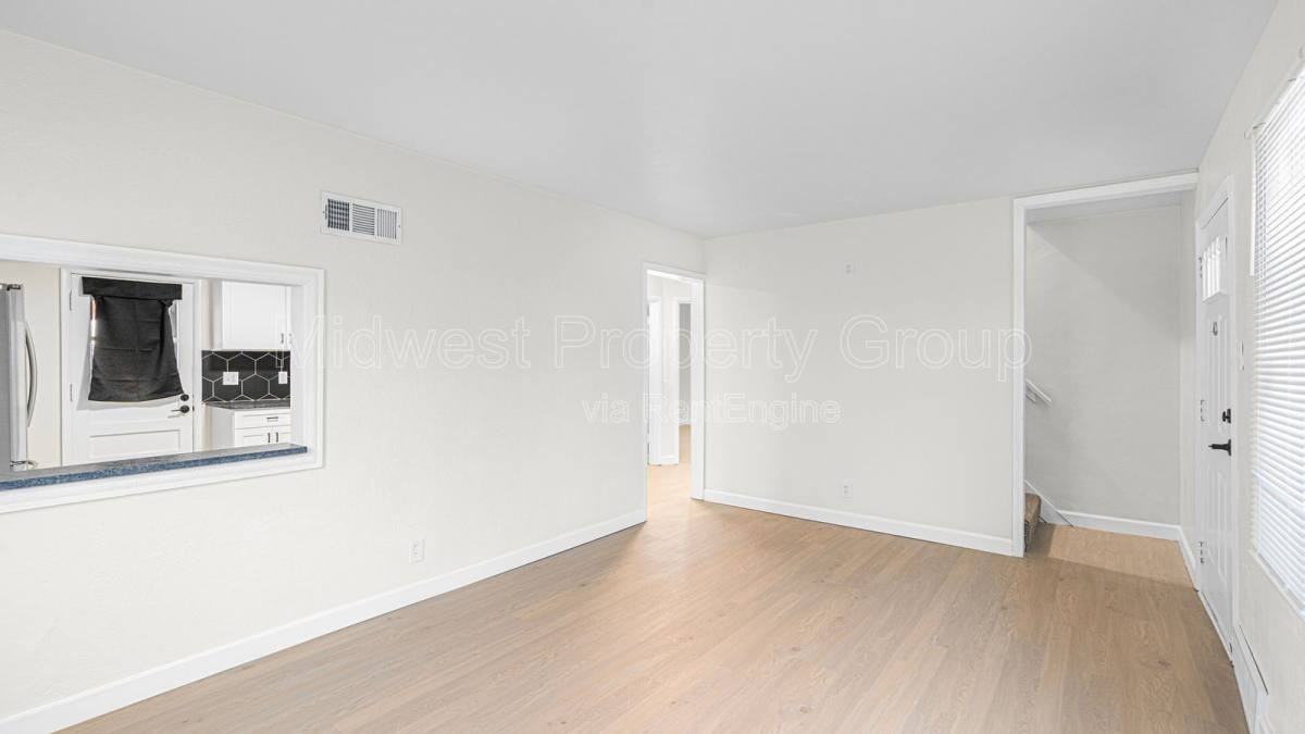 9820 Iveland Dr - Photo 5 of 10