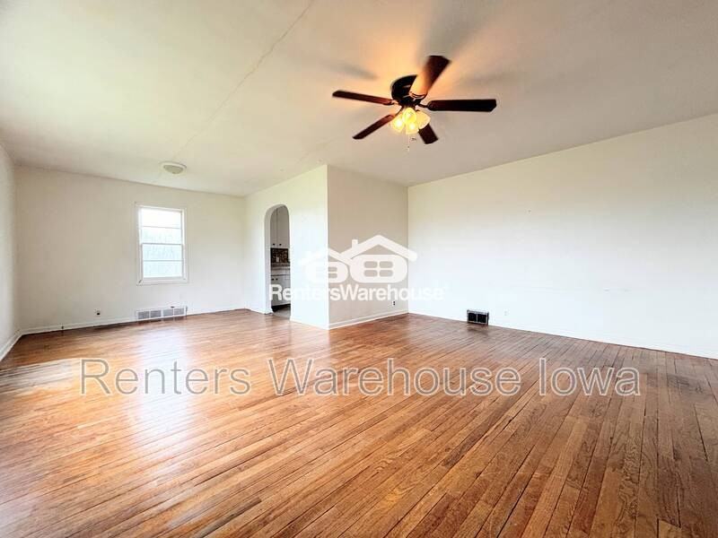 3287 Cumming Rd - Photo 6 of 11