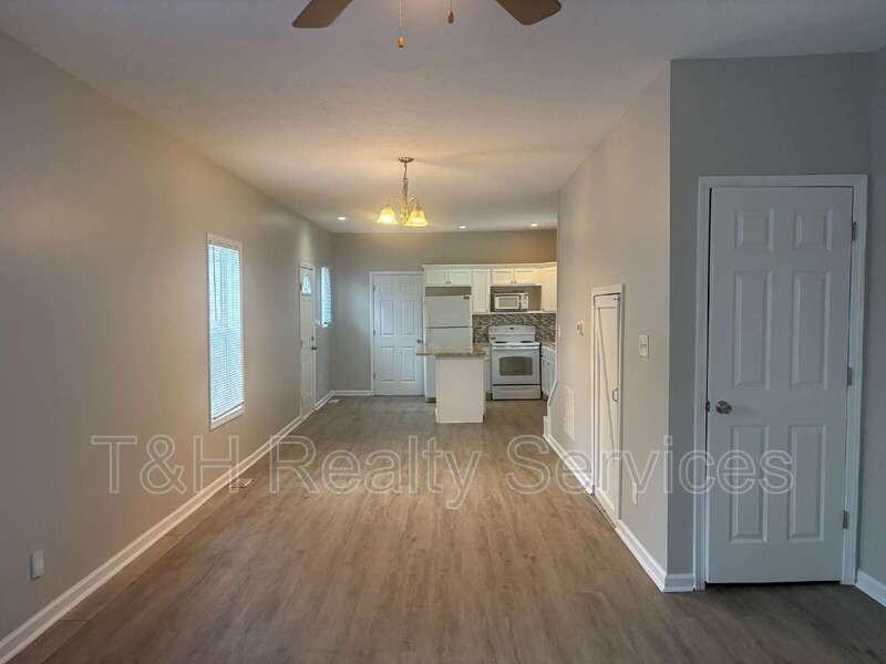 731 N Arnolda Ave - Photo 4 of 16