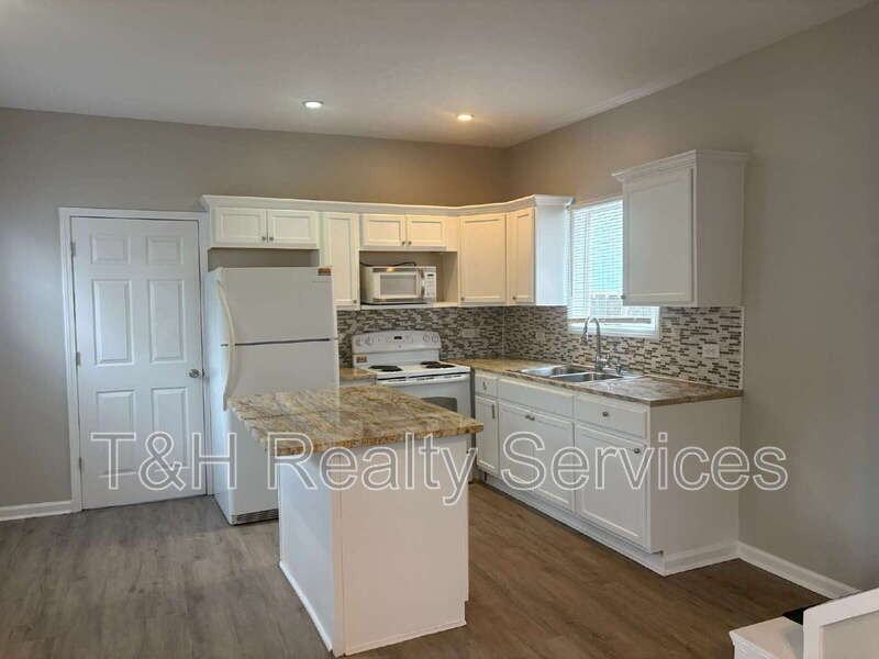 731 N Arnolda Ave - Photo 5 of 16