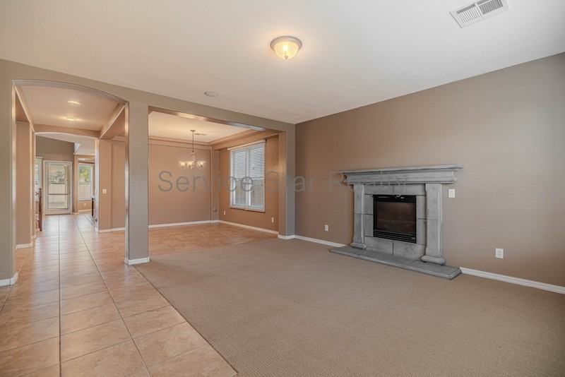2214 E Chanute Pass - Photo 4 of 31