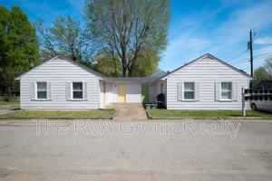 featured image of 3805 Woodlawn St #12