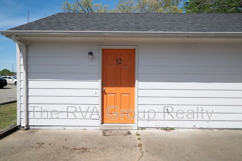 3805 Woodlawn St #12 - Photo 5 of 25