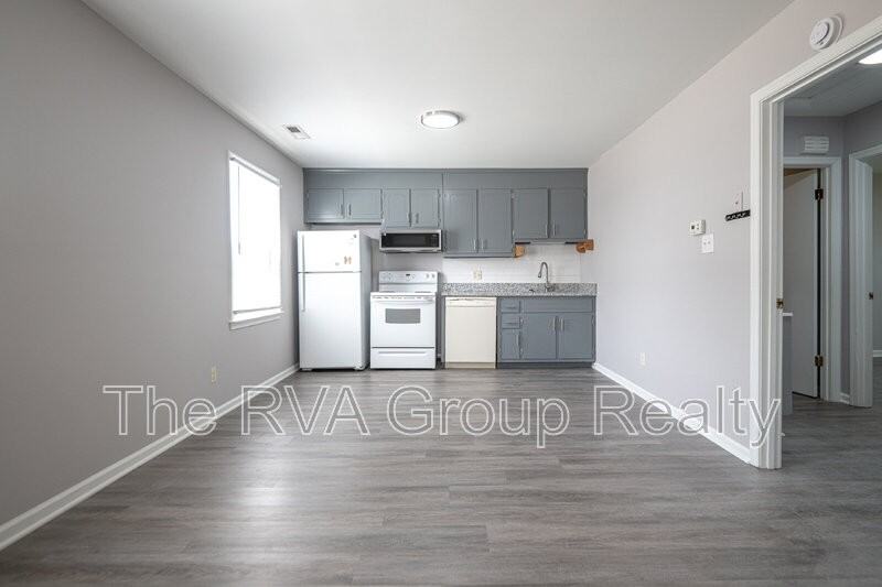 3805 Woodlawn St #12 - Photo 6 of 25