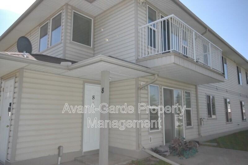 4405 37 St #8 - Photo 2 of 20