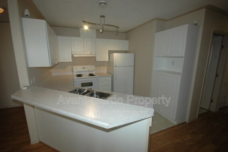 4405 37 St #8 - Photo 6 of 20