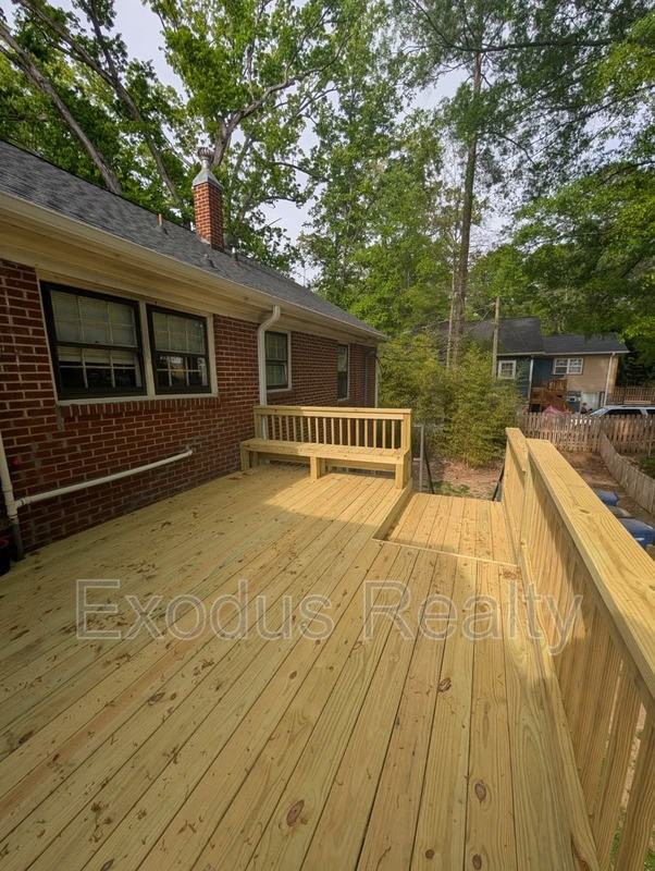 310 N Gulf St - Photo 3 of 24