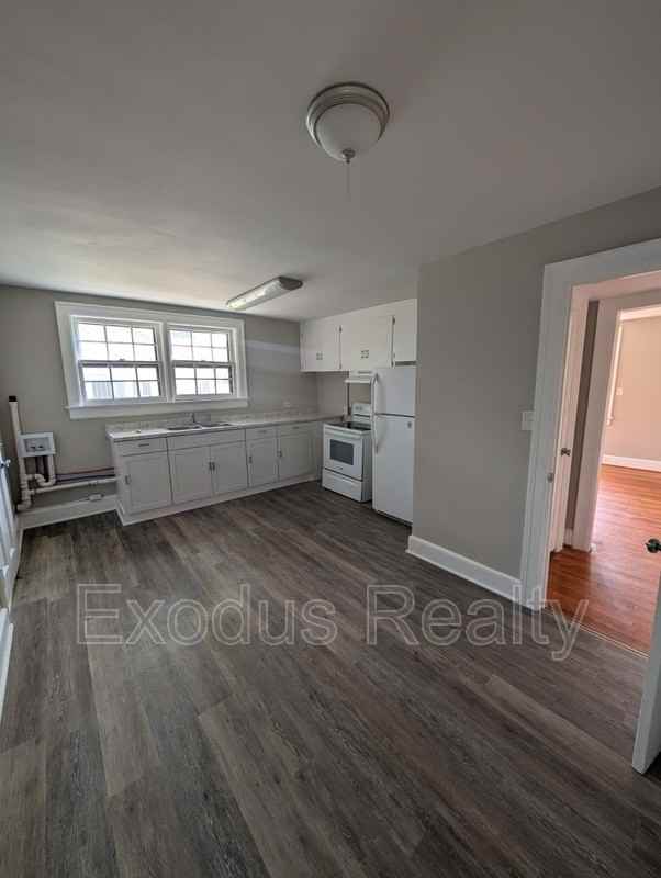 310 N Gulf St - Photo 3 of 16