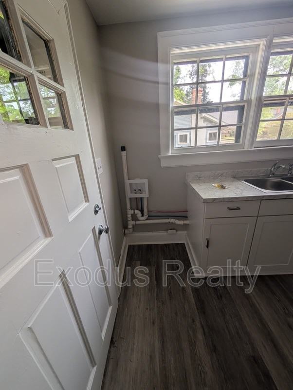 310 N Gulf St - Photo 4 of 16