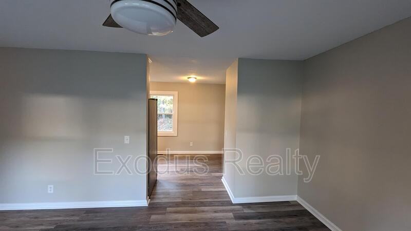 900 Lansing St - Photo 7 of 24