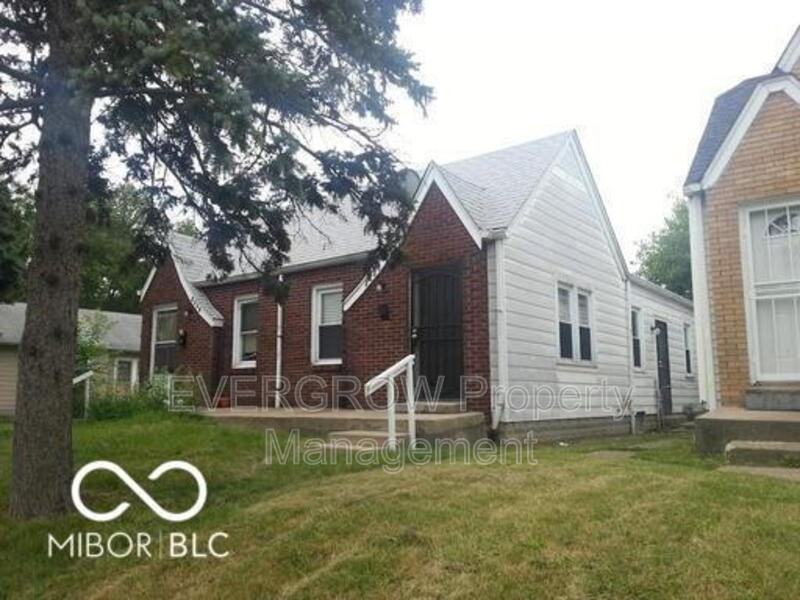 1510 N Gladstone Ave - Photo 2 of 2