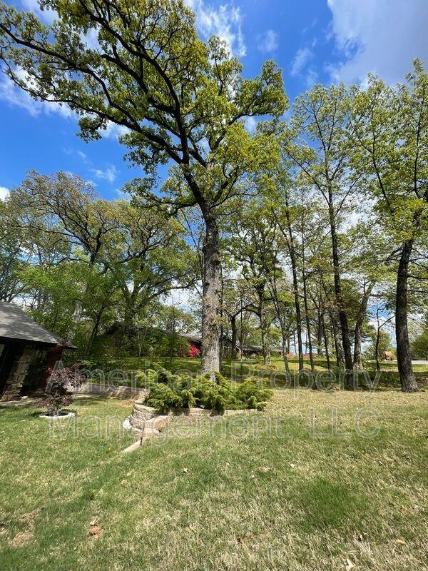 3711 E 108th St - Photo 3 of 50