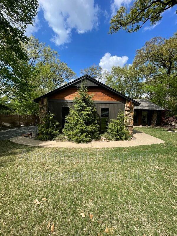 3711 E 108th St - Photo 4 of 50