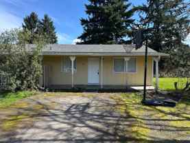 Roy Sixplex - Photo 1 of 1