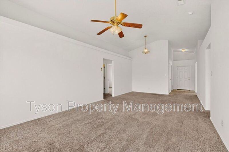 908 Bursum Ln Se - Photo 7 of 36