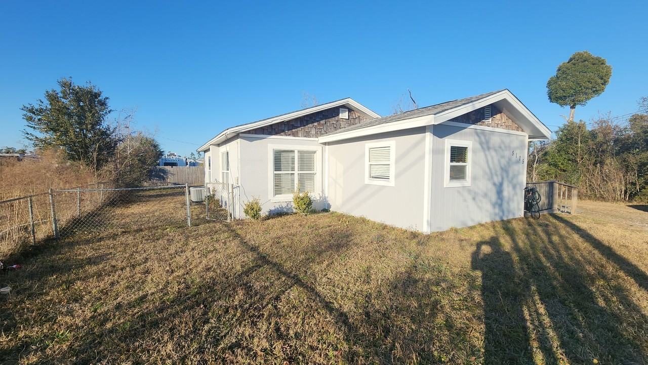 5105 E 14th St - Photo 3 of 15