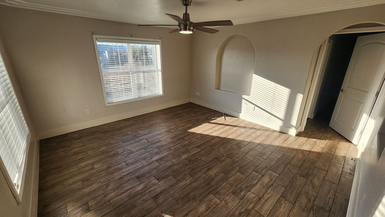 5105 E 14th St - Photo 7 of 15