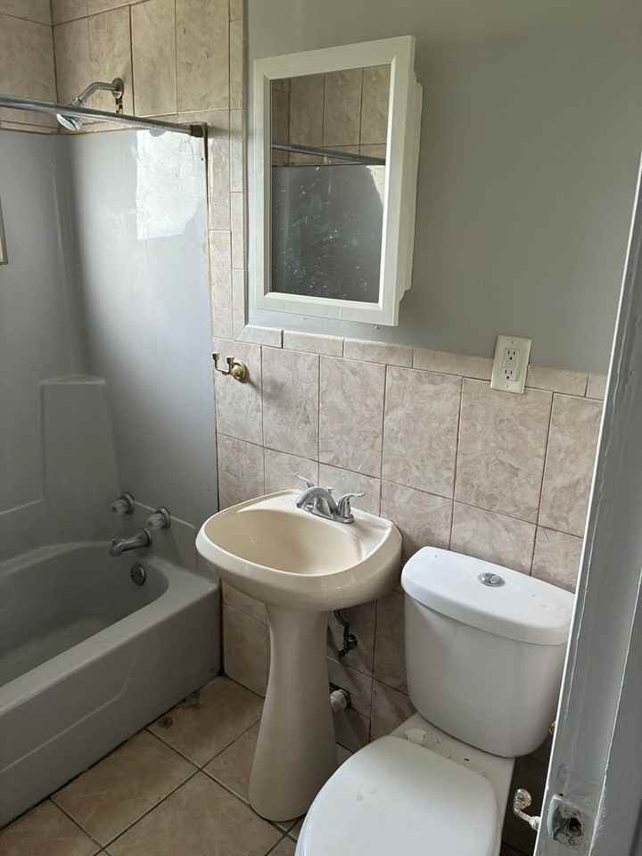 2384 Wisconsin St - Photo 5 of 8