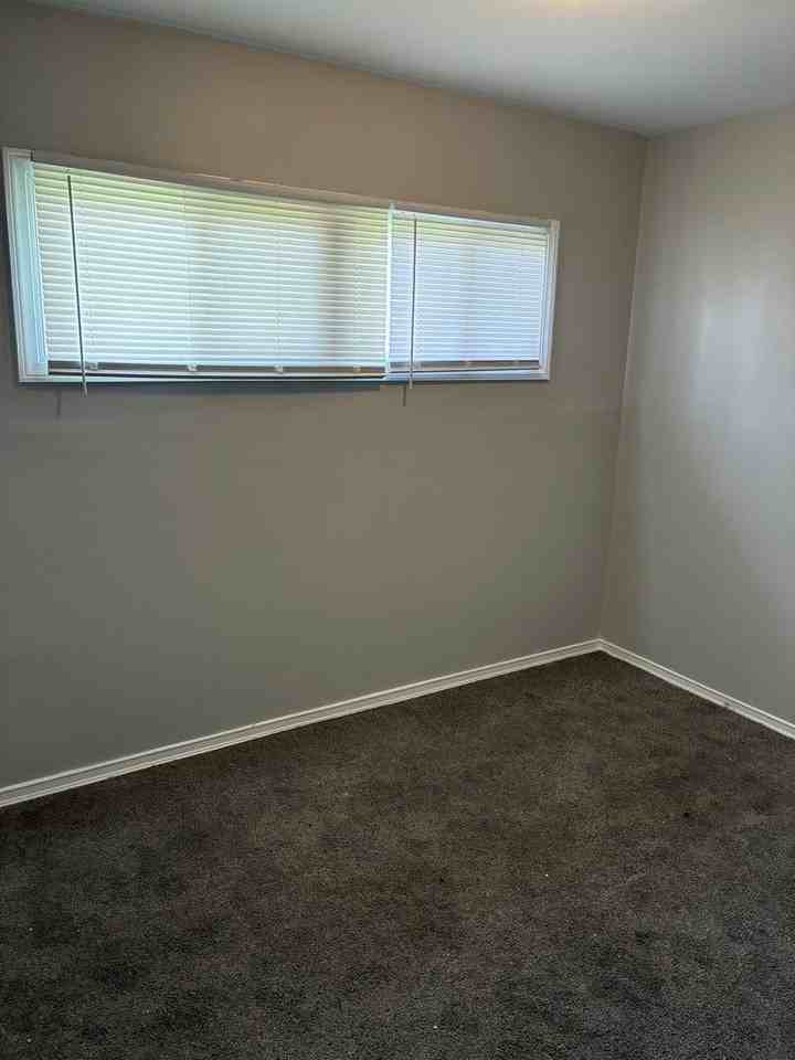 2384 Wisconsin St - Photo 7 of 8