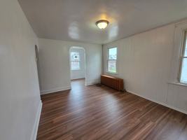 featured image of 703 703 1/2 Waddell Ave