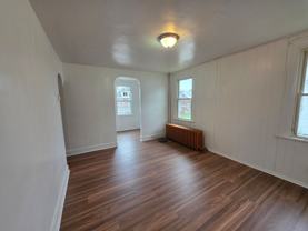 703 703 1/2 Waddell Ave - Photo 1 of 1