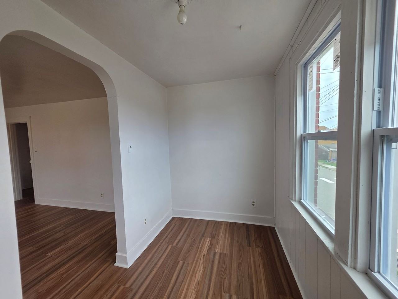 703 703 1/2 Waddell Ave - Photo 4 of 11