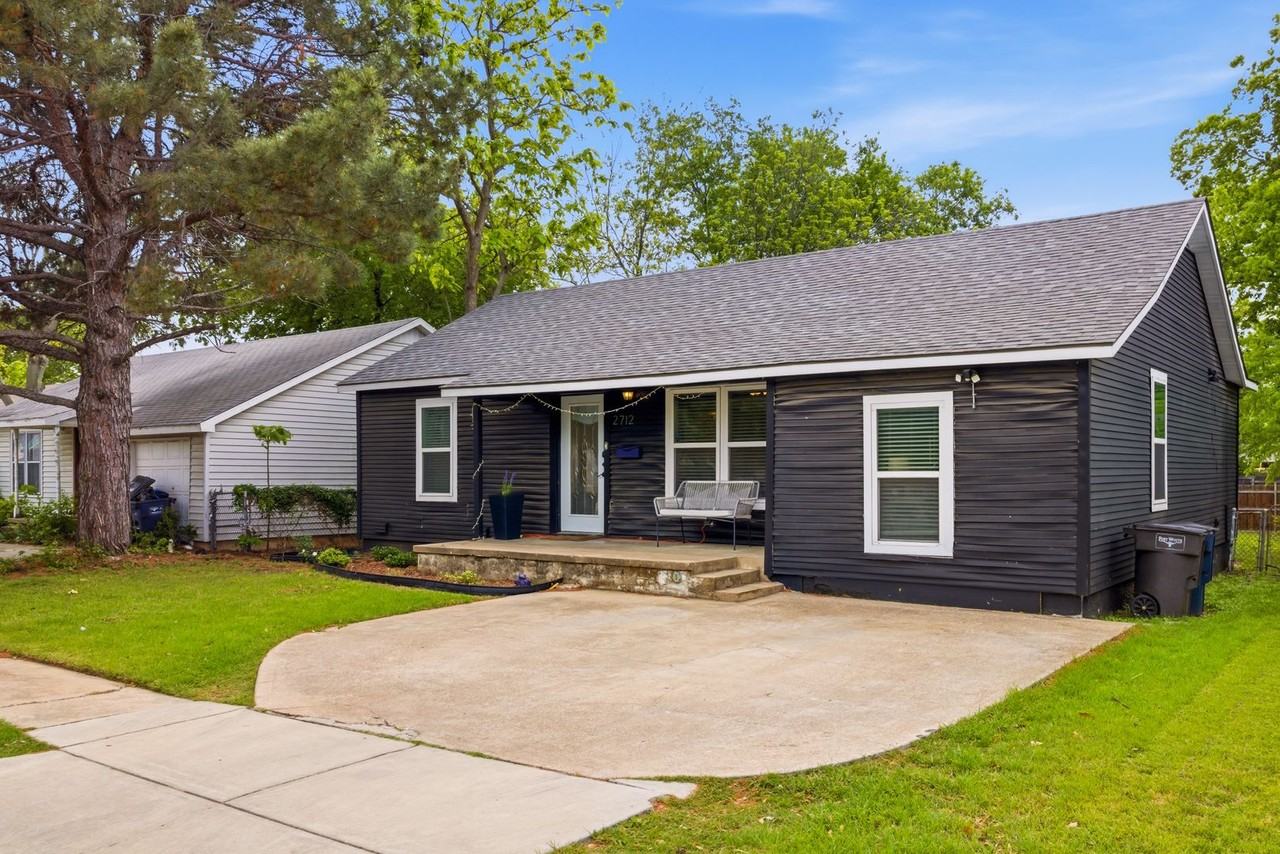 2712 Frazier Ave - Photo 2 of 25