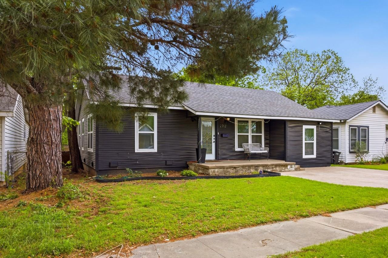 2712 Frazier Ave - Photo 3 of 25