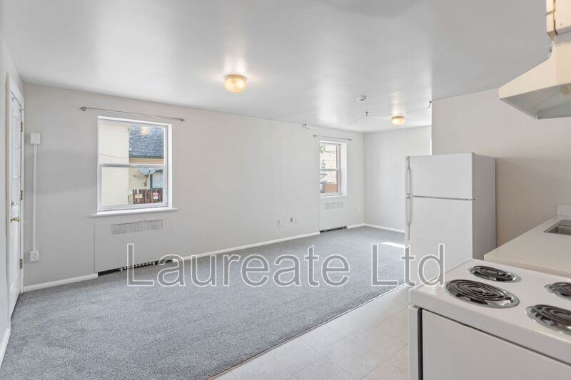 1432 Gaylord St #7 - Photo 3 of 8