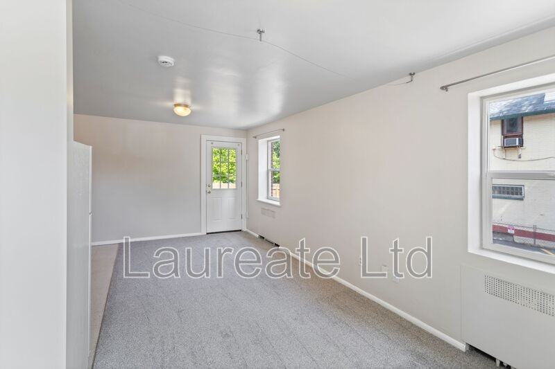 1432 Gaylord St #7 - Photo 4 of 8