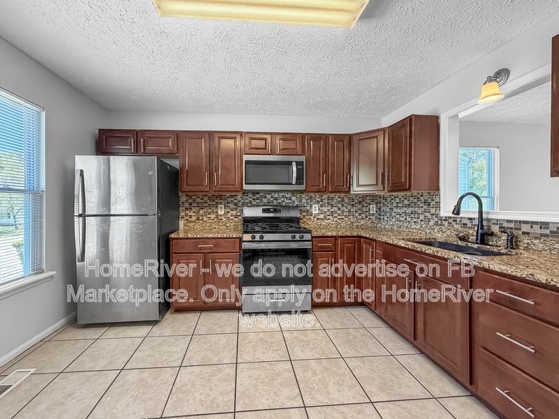 8300 Wynewood Ct - Photo 7 of 28