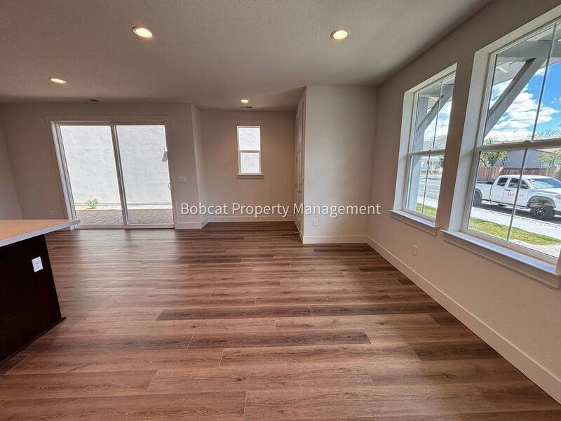 1150 Little Ln - Photo 3 of 38