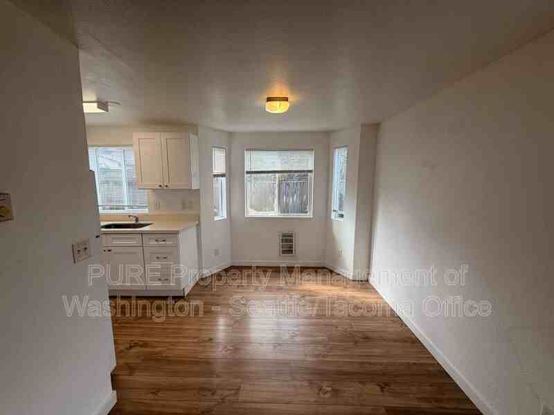 1706 E 56th St #2 - Photo 2 of 10