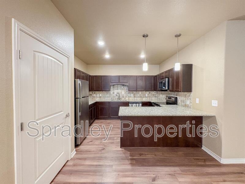 1044 Hibiscus Unit B - Photo 4 of 13