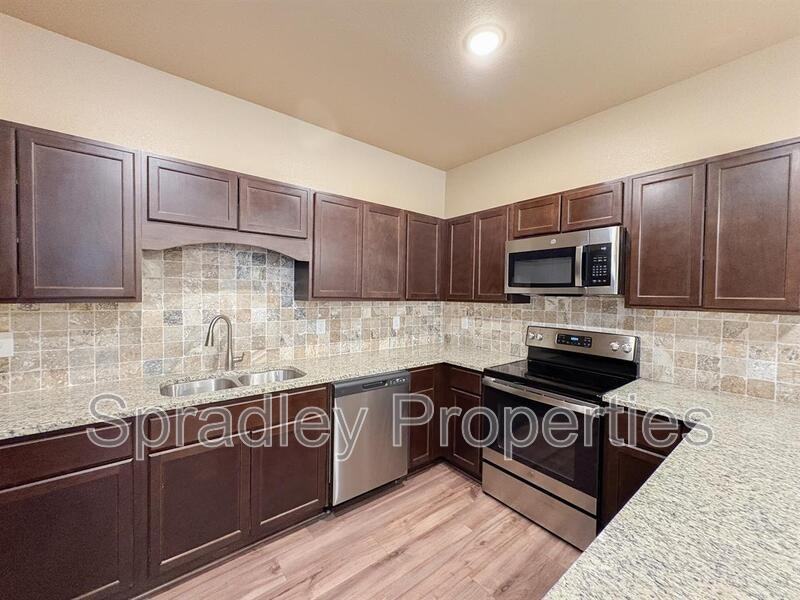 1044 Hibiscus Unit B - Photo 5 of 13