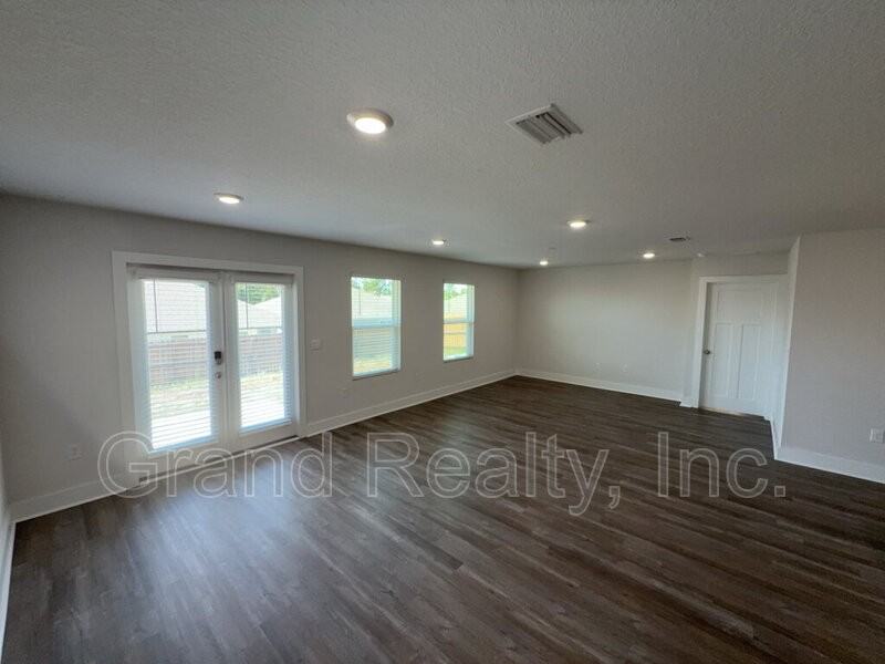 4871 Snipe Rd - Photo 6 of 25