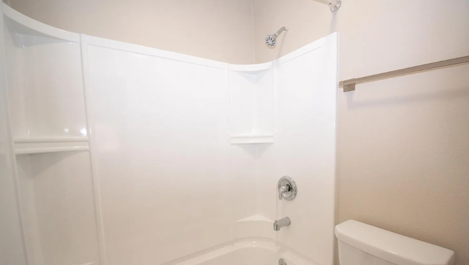 4060 Euclid Ave - Photo 5 of 8