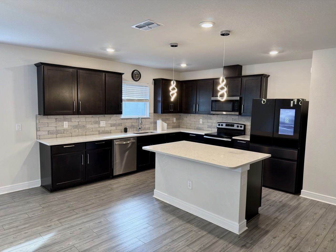 30399 Marquette Ave - Photo 5 of 29